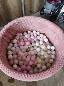 Suchý bazénik s guličkami