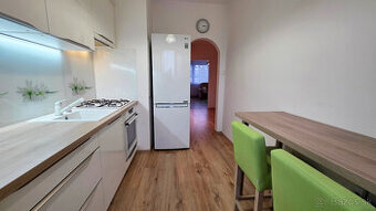 Krásne zariadený a pripravený pre vás: 2-izbový byt s l