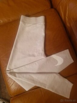 Nenosene športove leginy Nike v. L