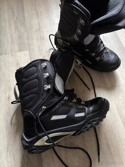Predám boty snowboard 44-46