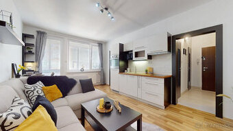 BEZ PROVÍZIE: Šikovný 1,5i byt s priestrannou loggiou