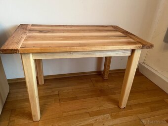 konferenčný stôl z masivu