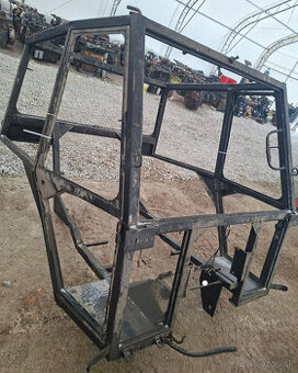 Ram brnenskej kabiny traktor Zetor