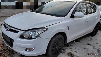 HYUNDAI i30 1.4 2009 predám MOTOR G4FA, NÁRAZNÍK, DVERE a in