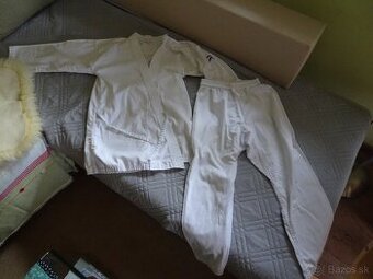 Predám kimono na bojové športy-SYMBOLICKÁ CENA