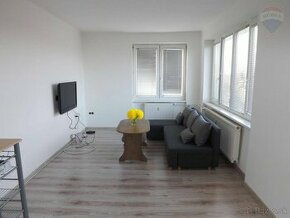 Na prenájom 2 izbový byt, 52 m2, po rekonštrukcii, Dunajská 