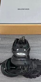 Predám Balenciaga track veľkosť 44