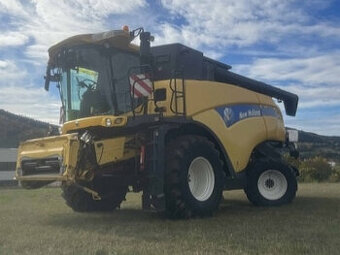 Kombajn New Holland CX8070 SL s vario žac. lištou