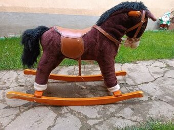 Hojdací koník.
