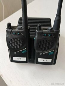 Motorola visar uhf VKV radiostanice