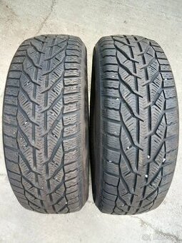 Zimne pneumatiky 215/65R16