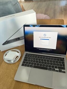 Predám MacBook PRO 13" 2020, i5 2GHz / 16GB RAM / 500GB SS
