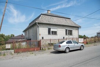 EXKLUZÍVNE vám ponúkame na predaj starší rodinný dom s veľký