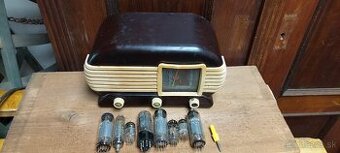 Bakelitové rádio Tesla. - 1