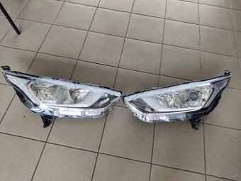 Svetlo Ford Transit Connect