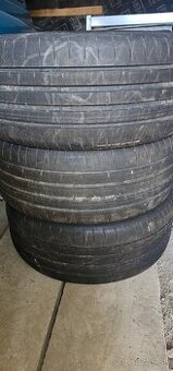 225/45 R18