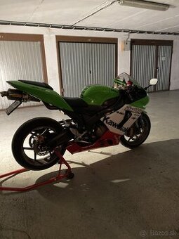 Kawasaki Ninja zx6r