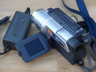 videokamera Sony DCR-TRV140E Digital 8, otestovana, funkcna