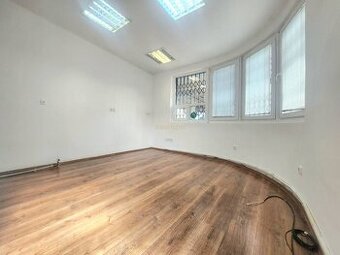 ASSENZIO - PRENÁJOM - OBCHODNÝ PRIESTOR - 18 M² - STARÉ MEST
