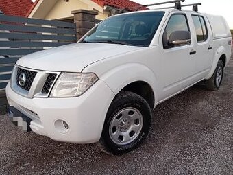 Predám Nissan Navara 4x4 2,5 dci  2013 DPH, nová stk