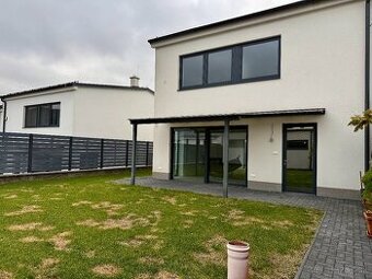 Na predaj moderný rodinný dom s výhľadom na mesto