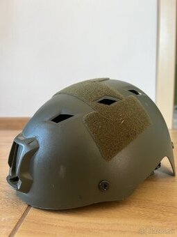 Taktická airsoft prilba