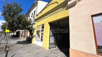 Obchod na Masarykovej ulici - totálne centrum mesta.