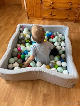 Suchý bazén s guličkami