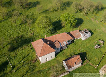 Dom na výnimočnom pozemku o rozlohe 15975m2 s prekrásnym v - 1