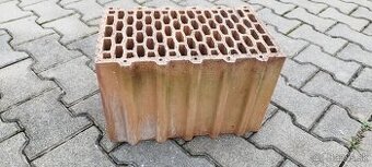 Tehla pezinske tehelne