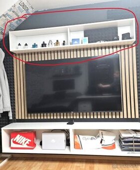 Závesná polička na stenu