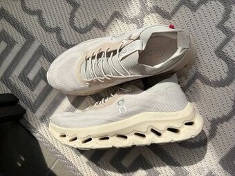 On Cloud Cloudtilt LOEWE – Sand Colour (Women’s EU Size 40)