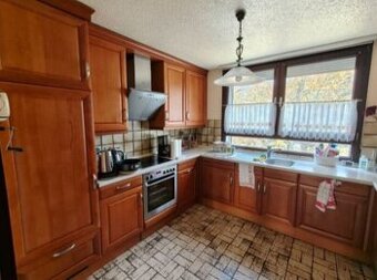 Krásná kuchyňská linka z masivu se spotřebiči,5997