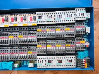 STYKAČ  SIEMENS  a ABB          4 euro za kus