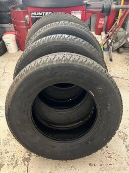 Brigestone Dueler A/T 265/65/R17