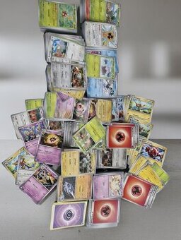 Pokemon cca 1500ks