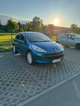 Peugeot 207 1.4 benzín , 66 000km