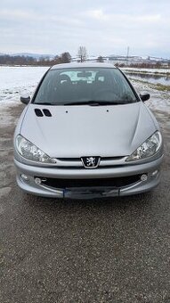 Peugeot 206  hatchback 1.4 benzín r.v.2006