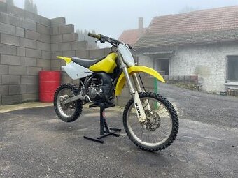 Suzuki RM 85
