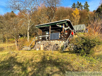 Slnečná záhrada s chatkou a karavanom – Bartošova Lehôtka,
