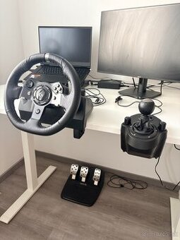 Logitech G920 +radiaca paka + pedále