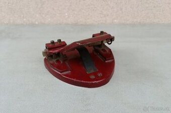 Retro kancelárska dierovačka Made In Czechoslovakia