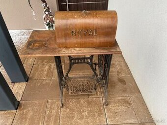 Šijací stroj ROYAL (stolík + šliapací mechanizmus)