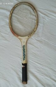 Legendárna retro znackova tenisová raketa Artis