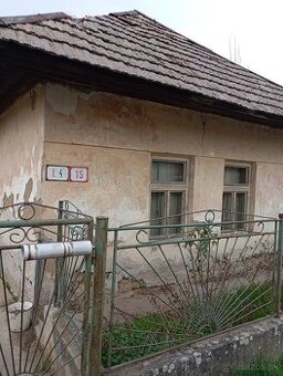 Levice /Čata/ - Starý rodinný dom na predaj s pozemkom 772 m
