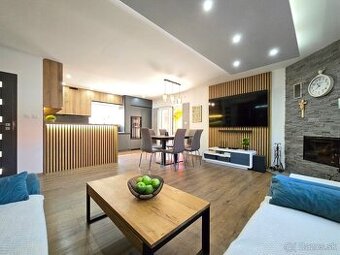 6-izbový RD v historickom centre + 735 m² pozemok / Gelnica