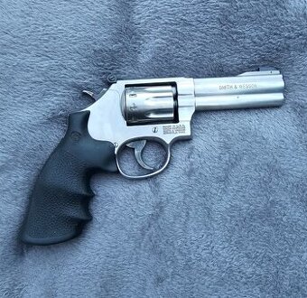 Revolver Smith&Wesson 617 cal.22LR