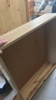 Suflik pod posteľ drevený borovica