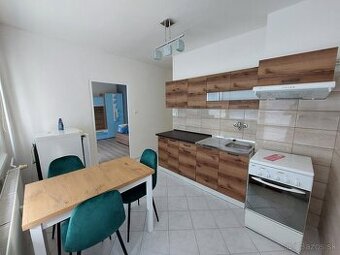 Prenájom 1 izbového bytu v center mesta Lučenec