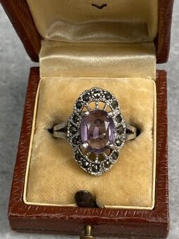 Art deco strieborný prsteň s amethystom